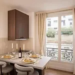 Splendid Apartment Near Bercy