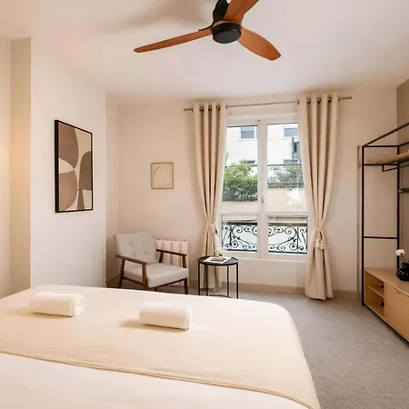 Splendid Near Bercy Apartment