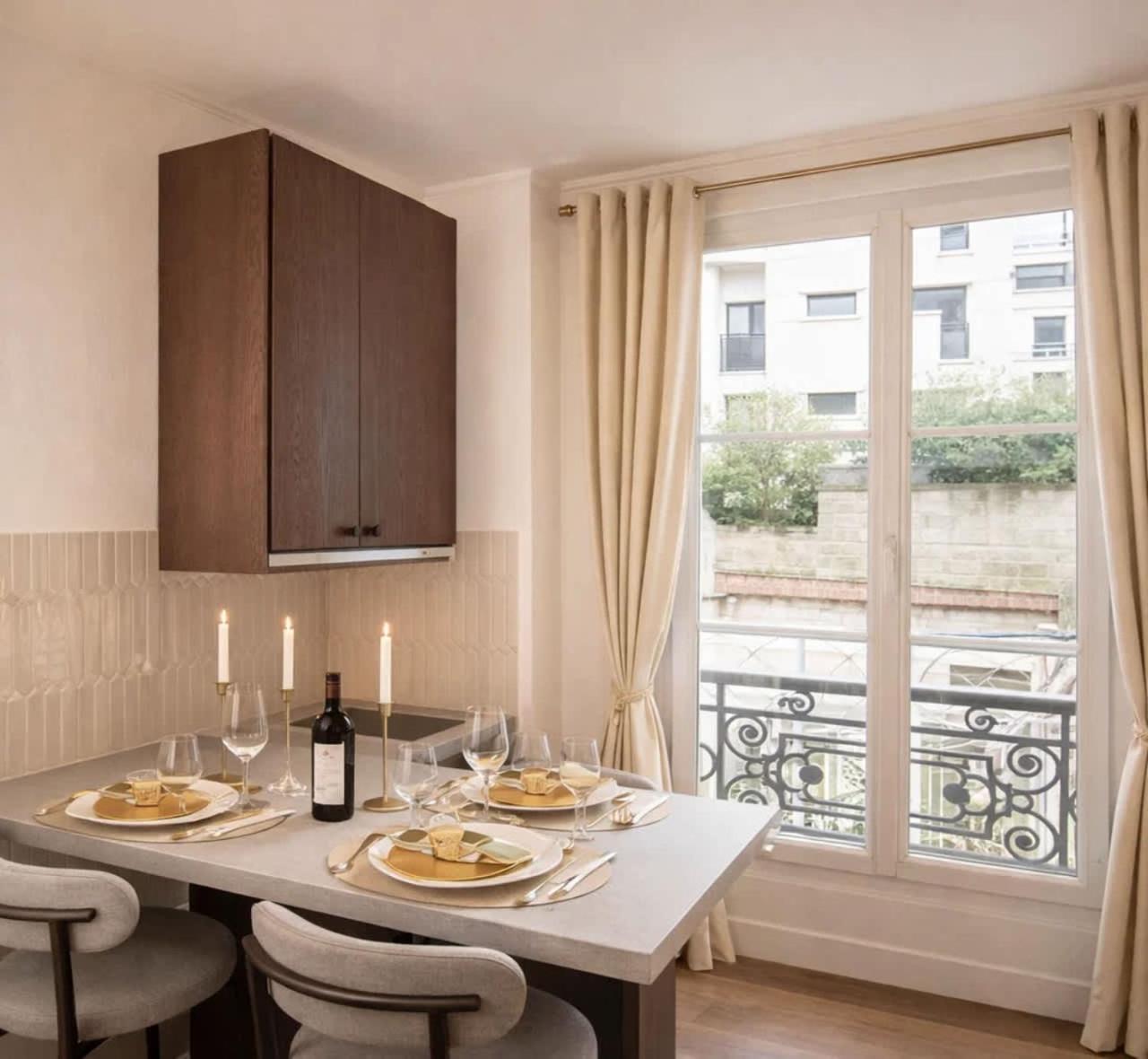 Splendid Near Bercy Apartment